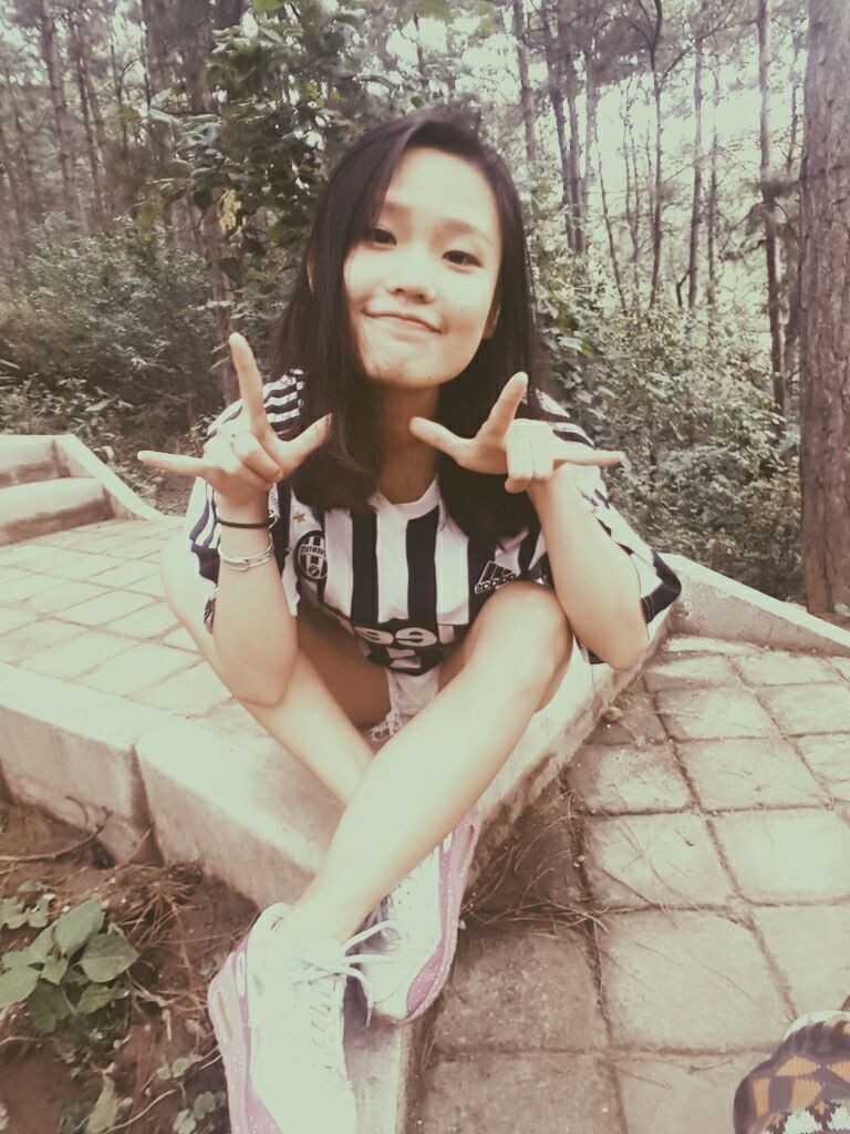 下午三点,美女主播带你一起看v美女!股市美女图片