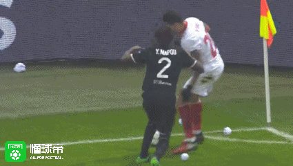 第69分钟,拉卡泽特晃开防守起脚远射,被伊沃拉伸腿挡出底线.
