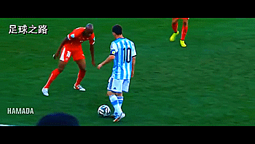 图7-梅西虚晃挑球过人实例