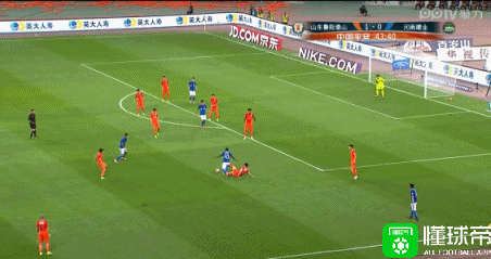 被封死角度的王大雷扑出, (gif)巴索戈突破贡献助攻,钟晋宝破门 建业