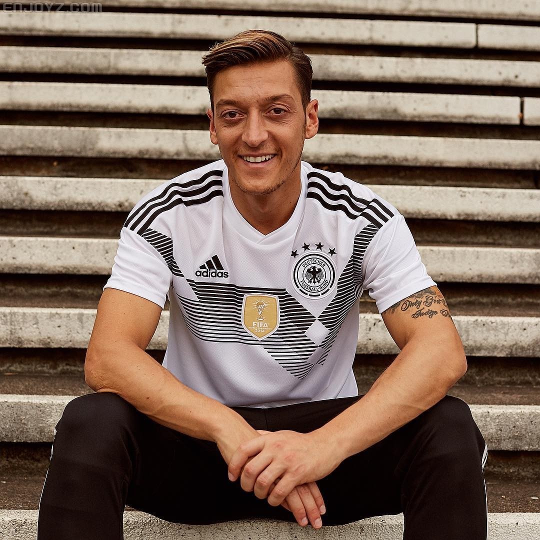 球衣赏析：德国国家队2018主场球员版球衣