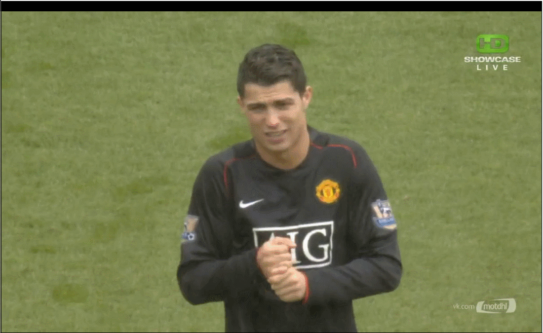 的直搓手,但状态大好的他还是早早撬开了主队的大门,帮助曼联取得领先