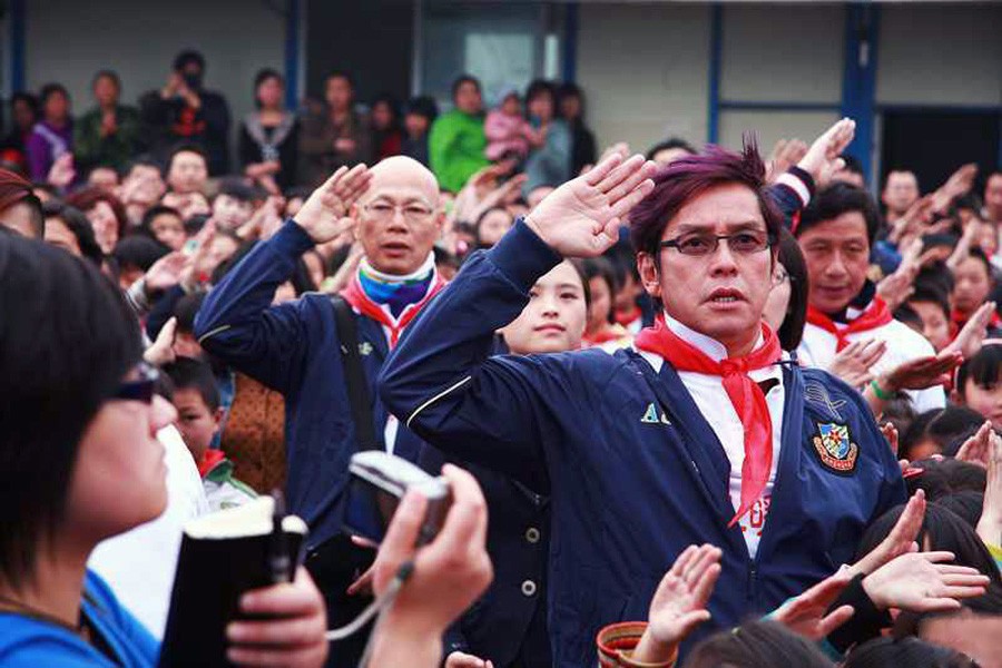 纪念5.12汶川地震十周年，香港明星足球队走进四川