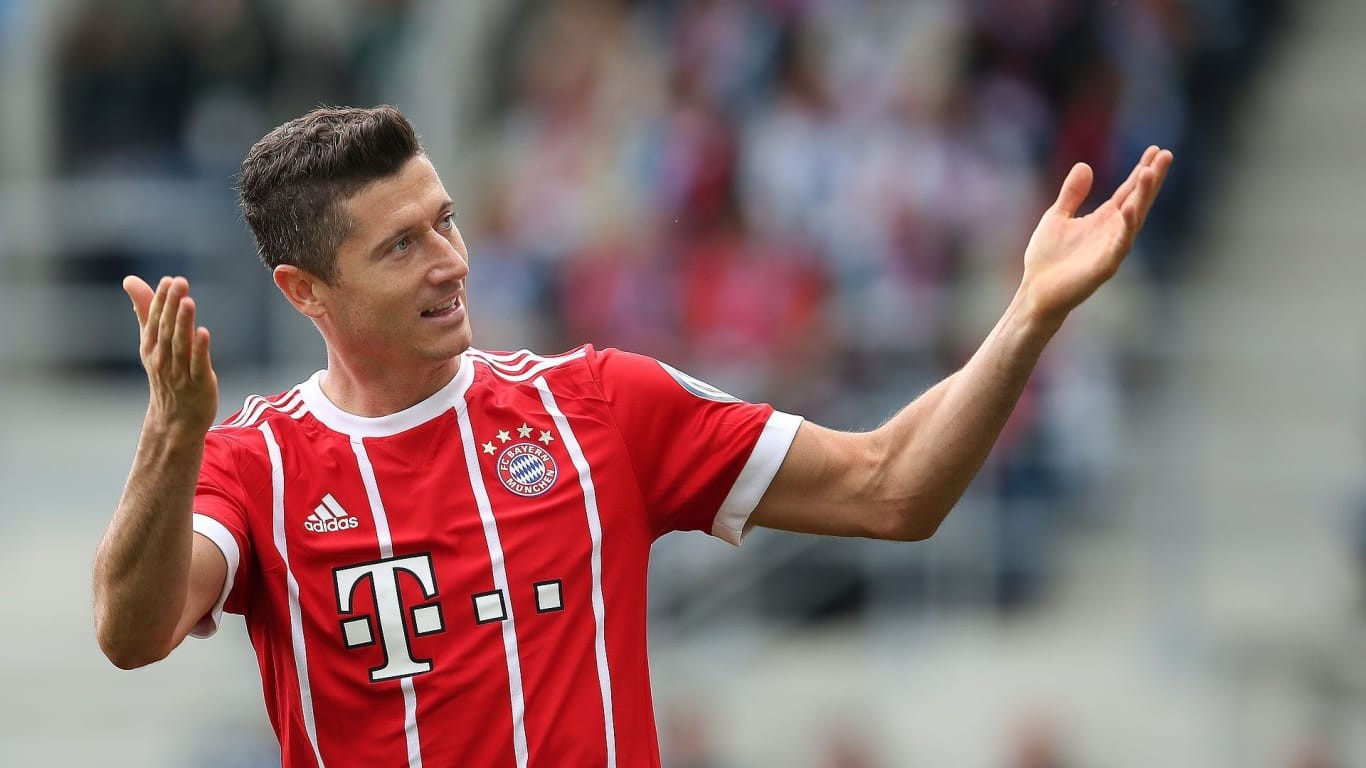 前锋 – 莱万多夫斯基(robert lewandowski,拜仁慕尼黑,29岁,波兰人)