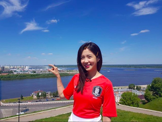 她来了！韩国美女主播张艺媛抵达俄罗斯报道世界杯