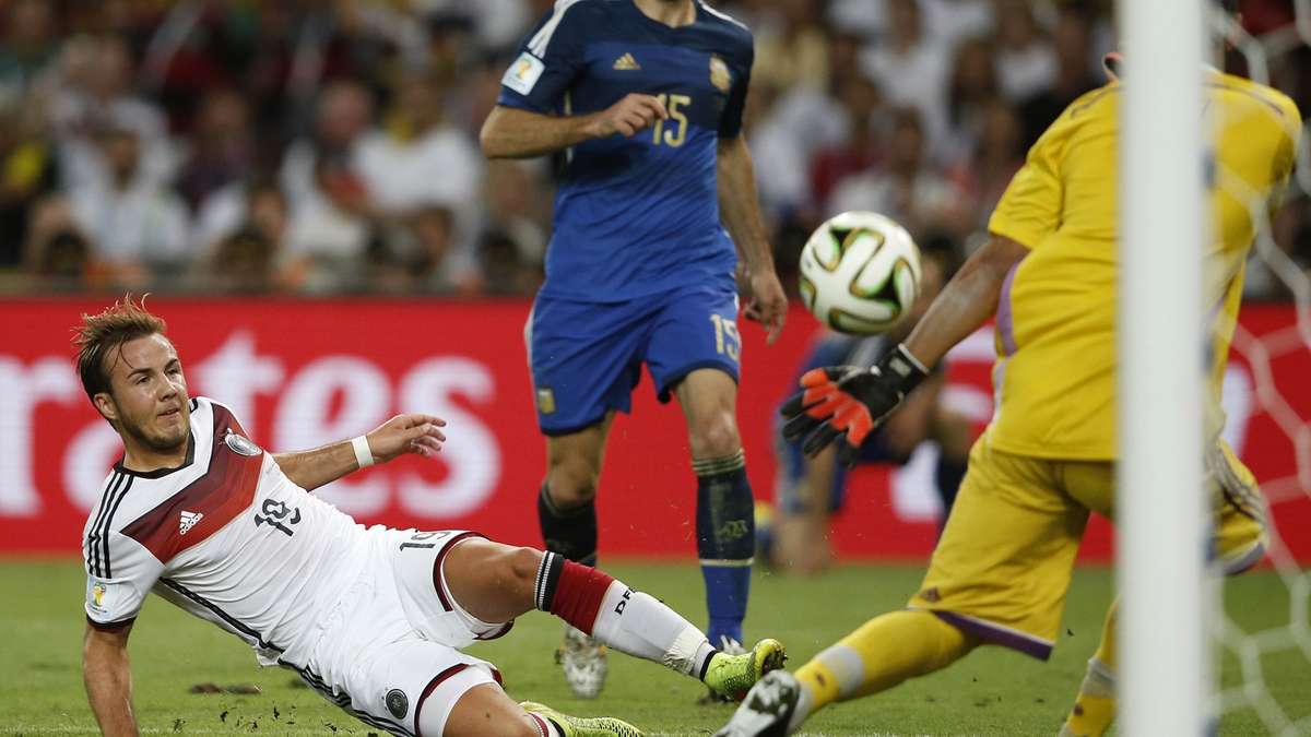 德国足坛年度最佳进球:格策! 德国足坛年度最佳进球:格策!