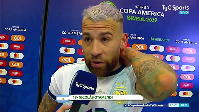 2-1击败智利后,阿根廷中卫奥塔门迪忍不住在采访中表达了对裁判判罚的