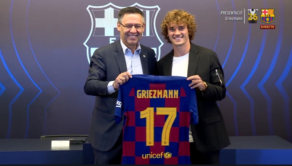 官方：格列兹曼获得巴塞罗那17号球衣