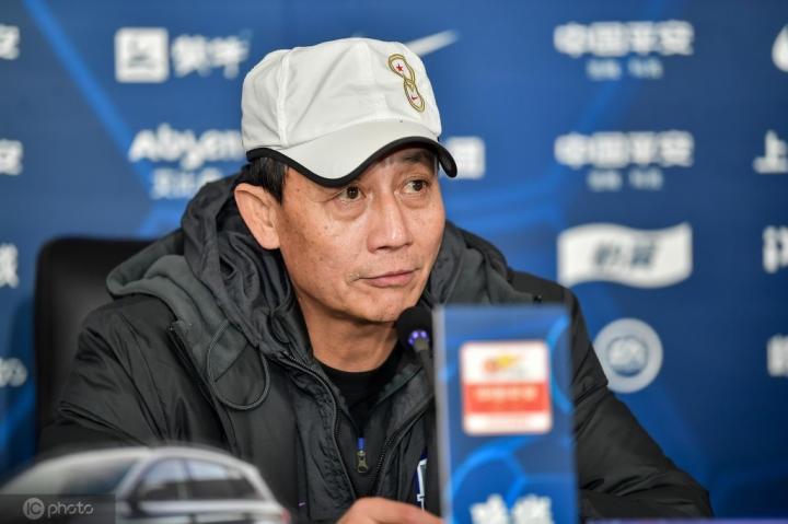 王宝山:年轻球员在战术执行上表现不错,相信泰达会越来越好