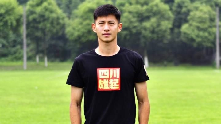 近日,中国球员王楚接受了《马卡报》的专访,谈论了自己这些年的足球