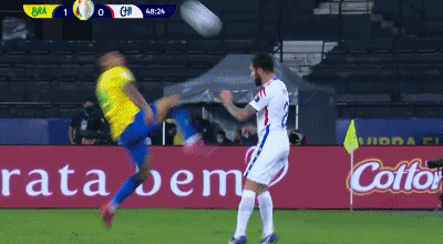 热苏斯在本场比赛中飞踹智利球员梅纳,被直接红牌罚下,导致巴西少