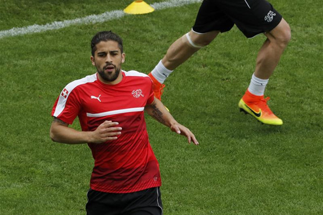 后卫们当心了,欧洲杯上的任意球高手们都在这