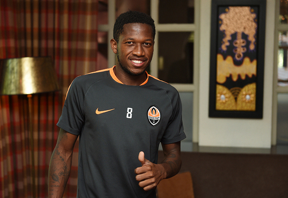 顿涅茨克矿工官方宣布,球队已经与巴西国脚弗雷德续约.