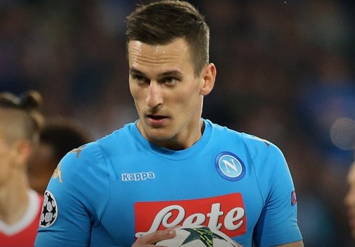 那不勒斯球迷迎来了一条好消息,前锋米利克的膝盖恢复得不错,可以进行