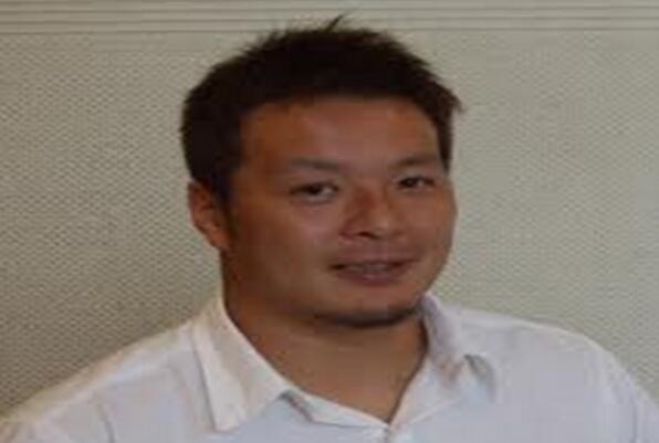 从职业足球选手到轮椅篮球运动员,他的故事在