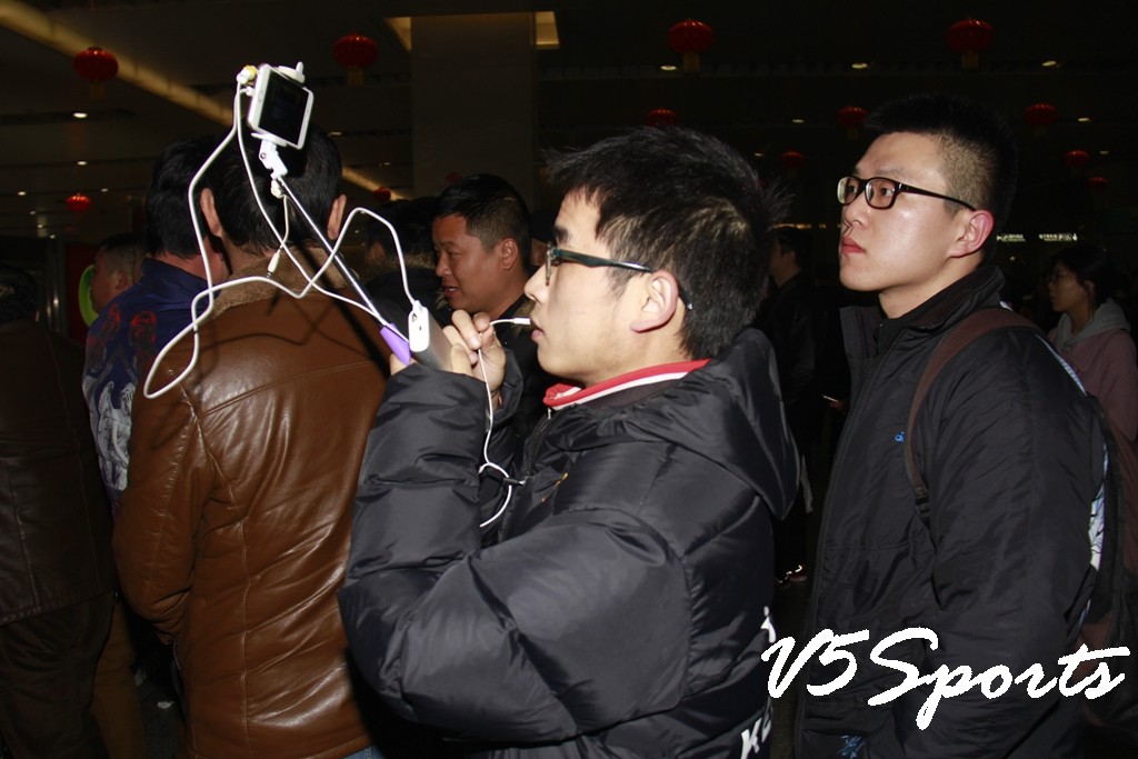 卓尔冬训总结:热身赛2胜1负引援有思想 美女老