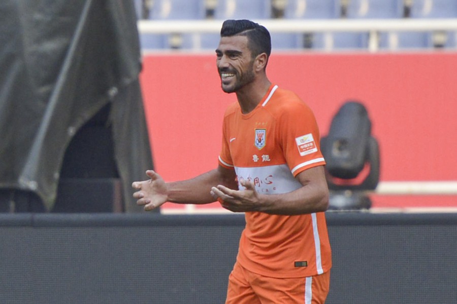 鲁能新赛季球衣号码:佩莱19号