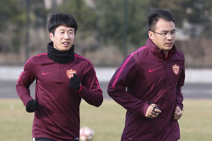 图集:延边备战富力,池文一专注训练扑救