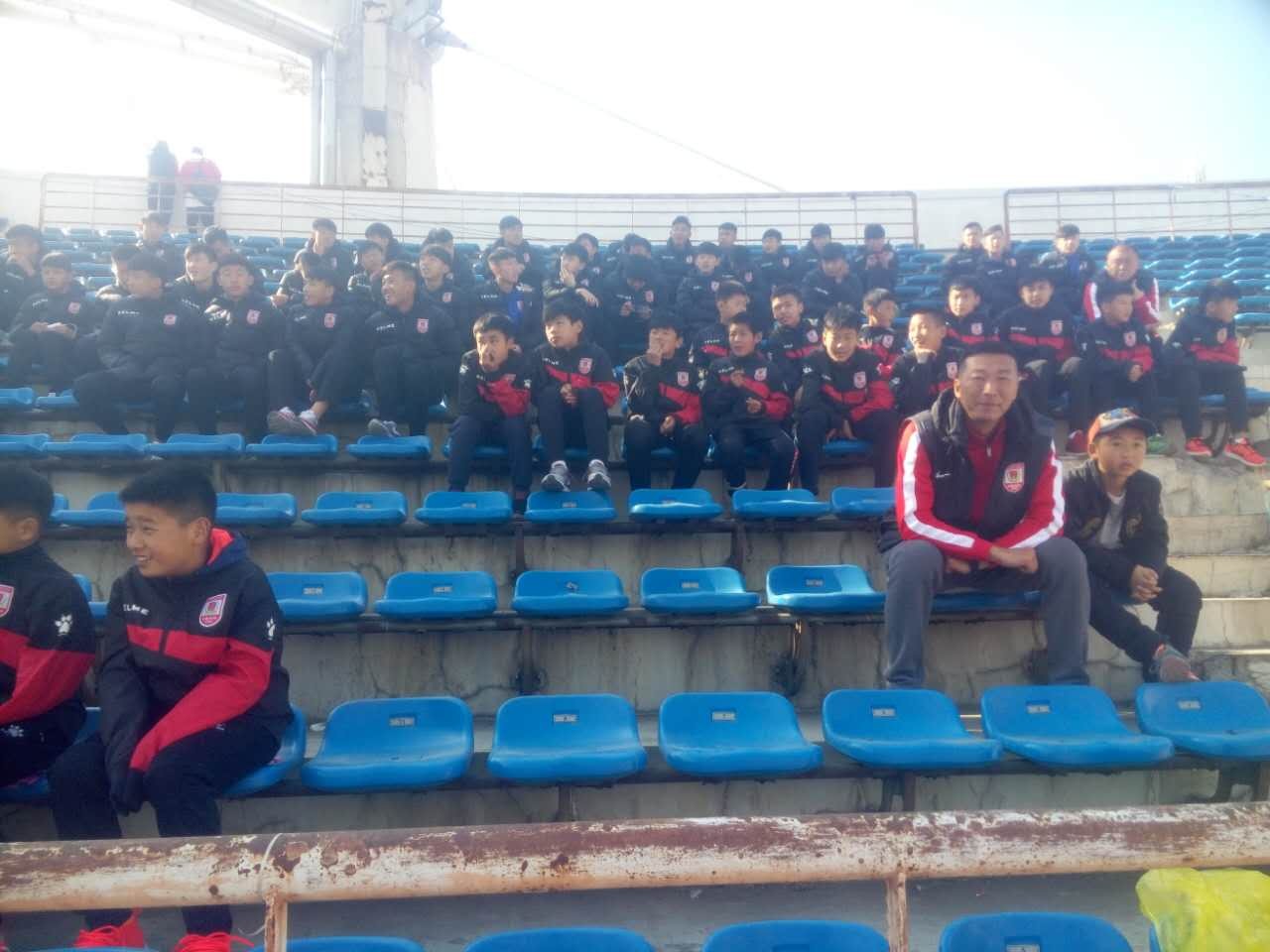 长春亚泰为青训机构和校园足球开设看台 牵手