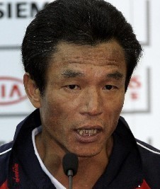 香港足球的魔鬼教练,率领香港队两度战平乌兹