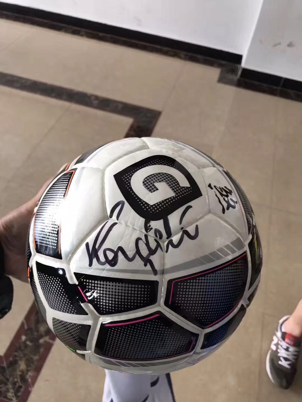 罗纳尔多足球学校落户国金,桑巴足球走进上海