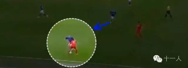 足球意识:中场球员怎样从后方做好接应支援?