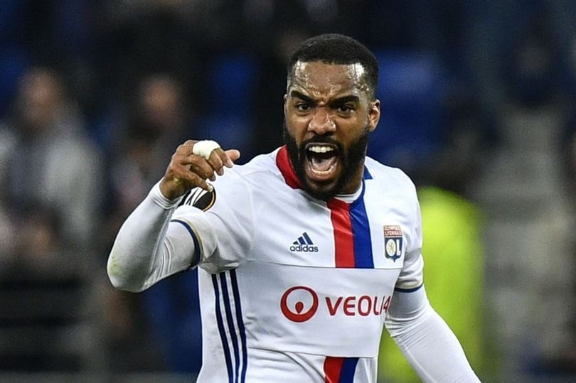 只差官宣,拉卡泽特正在体检