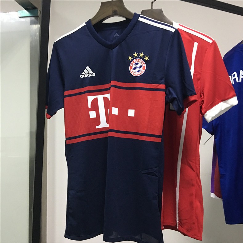 经典致敬!拜仁慕尼黑17-18新客场球实拍大赏