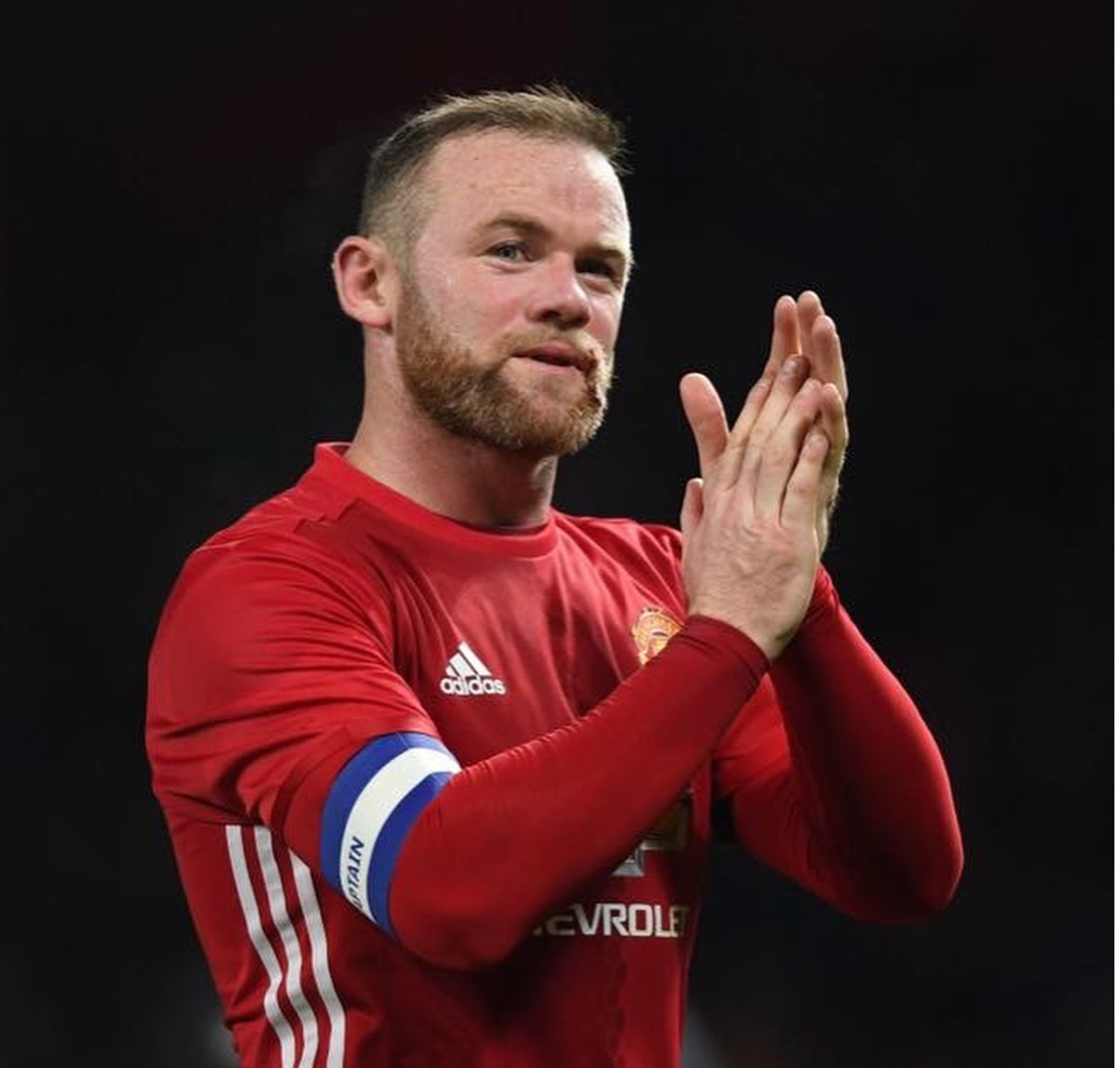 今天,已经效力曼联13个赛季的鲁尼离开了球队,鲁尼在老特拉福德也从一