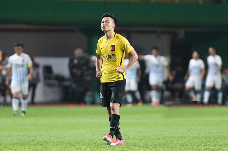 中超第19轮国内球员红黑榜:鲁能边路双刀舞,曹