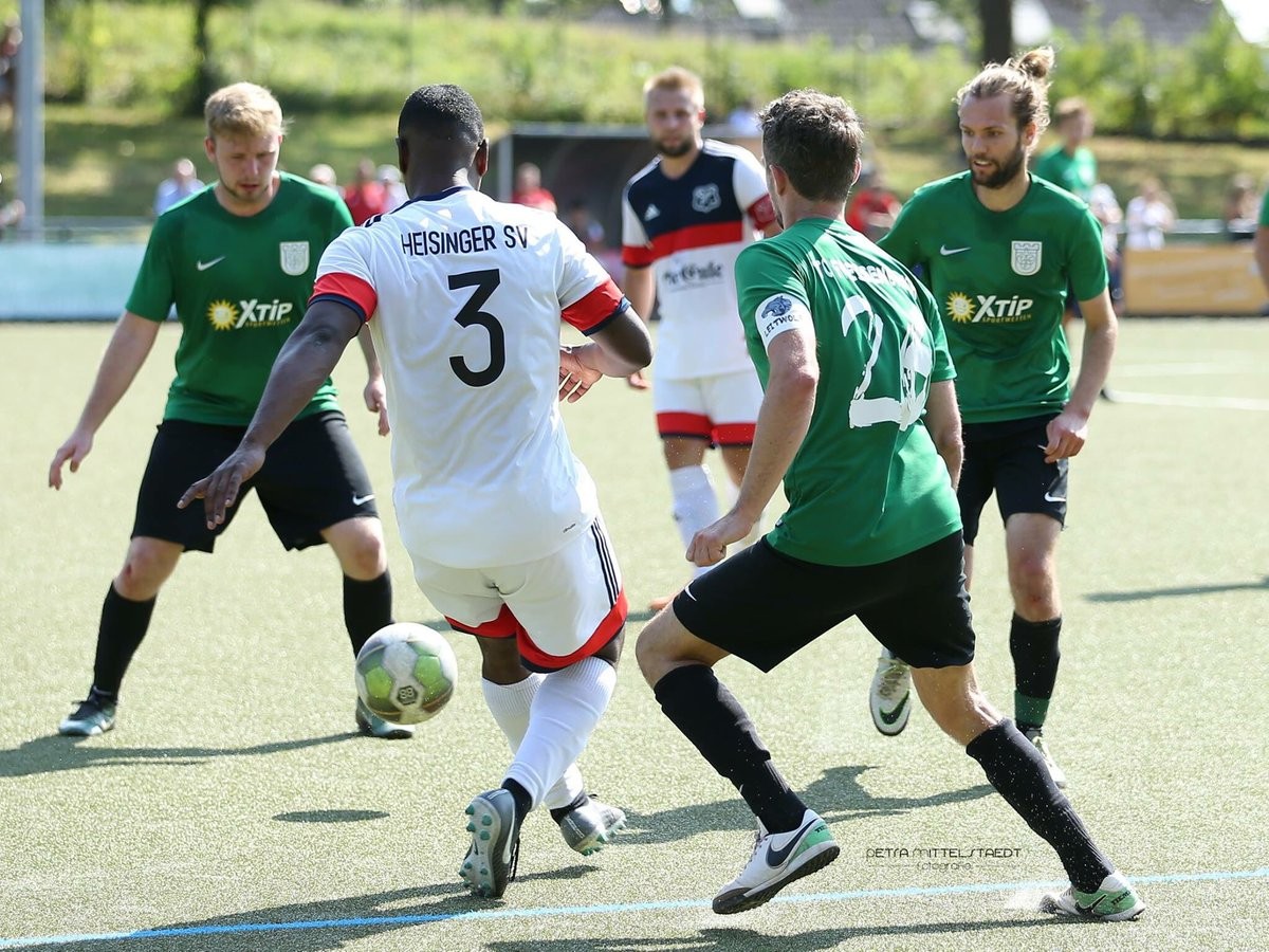 玩fm感觉不过瘾?那就来这家德国俱乐部当真正的足球经理吧