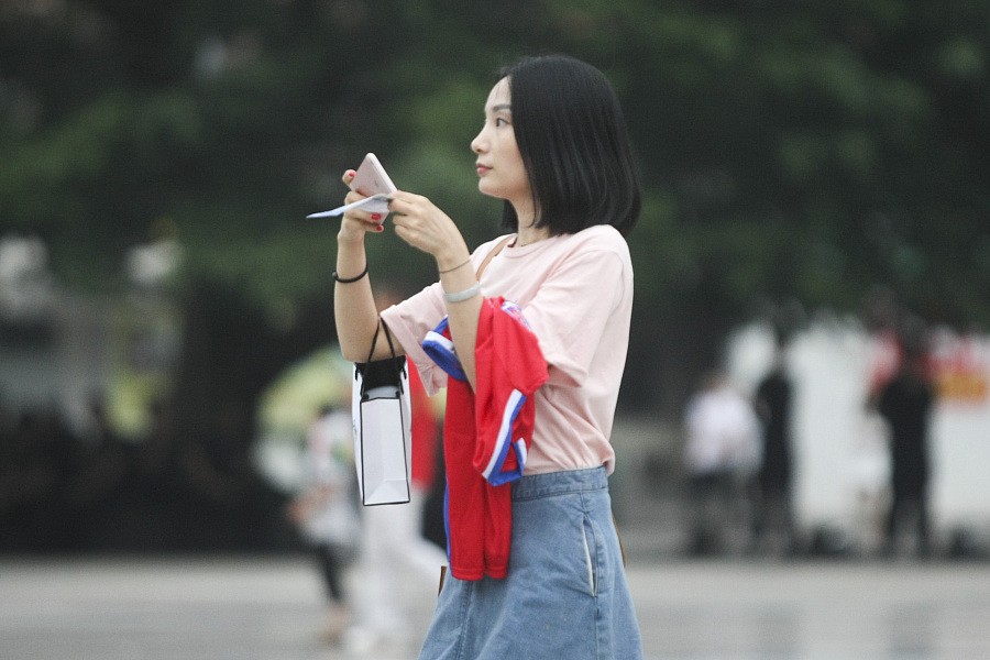 图集:力帆主场迎战恒大,山城女球迷吸引摄影师目光