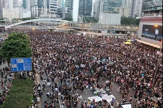 嘘国歌,辱仪式,香港球迷竟然嚣张到需要法律来