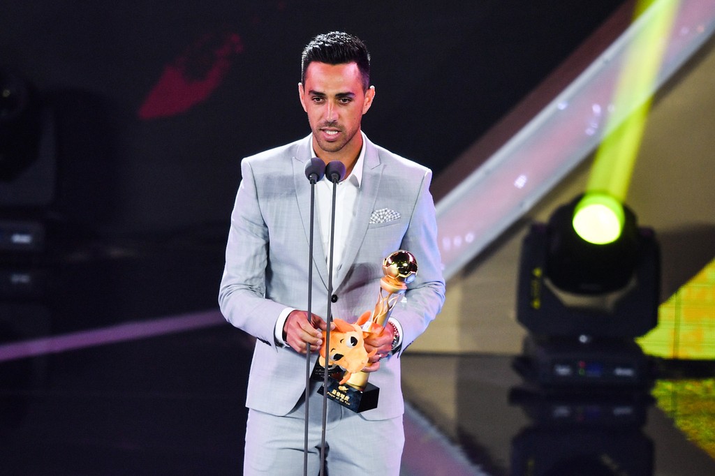 以媒:富力愿意续约扎哈维,年薪高达1600万美元