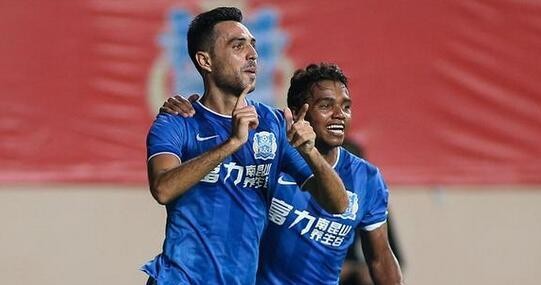 中超最佳球员下赛季何去何从,富力选择加薪留