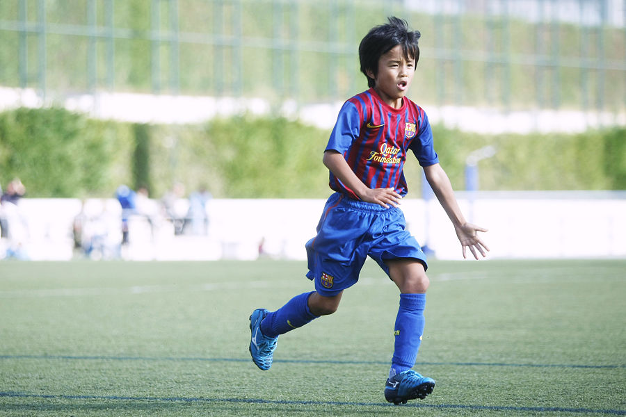 法国足球:巴黎看上久保建英