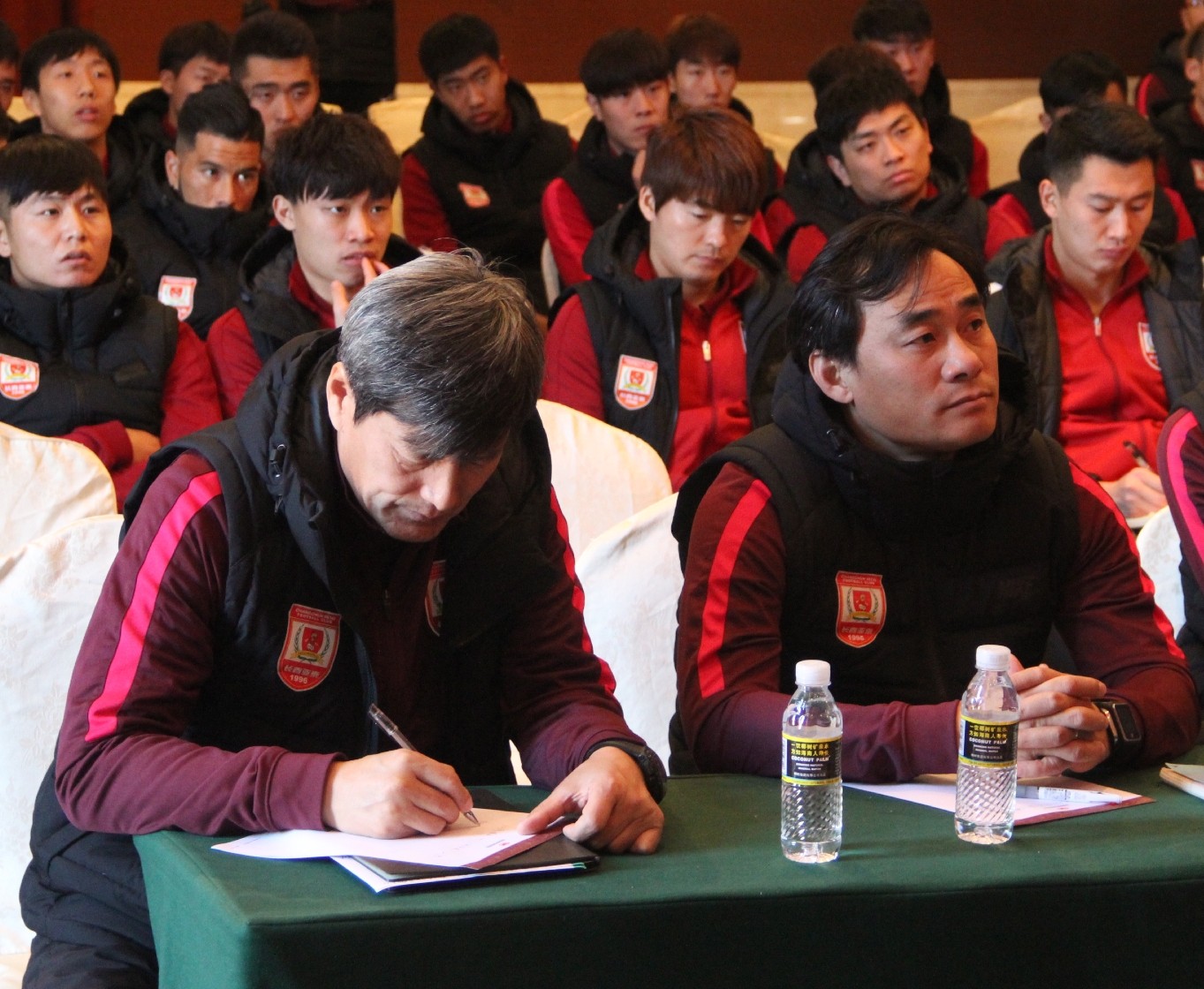 长春亚泰足球队学习贯彻十九大精神,用先进思