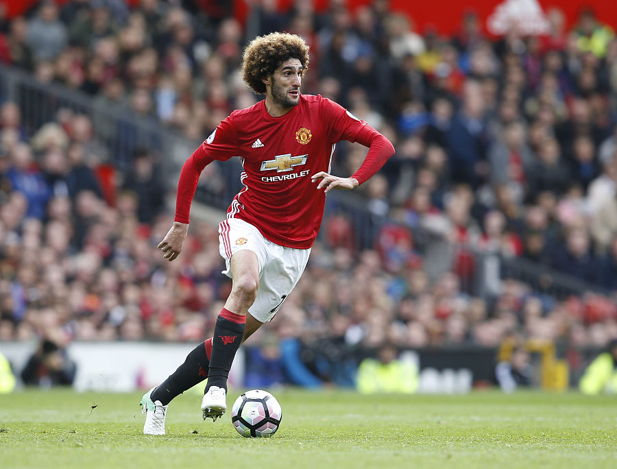 镜报:费莱尼不想与曼联续约