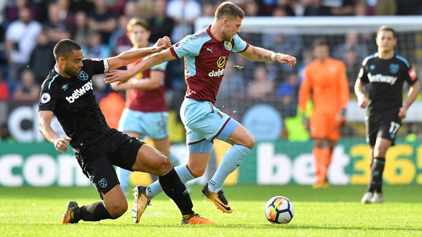 伯恩利壁纸精选:小球队大梦想