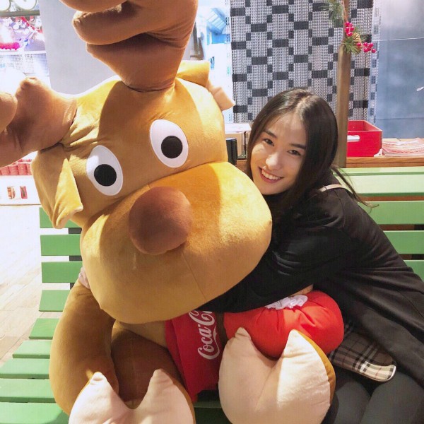 女球迷采访:喜欢内马尔、立志为中国足球做贡