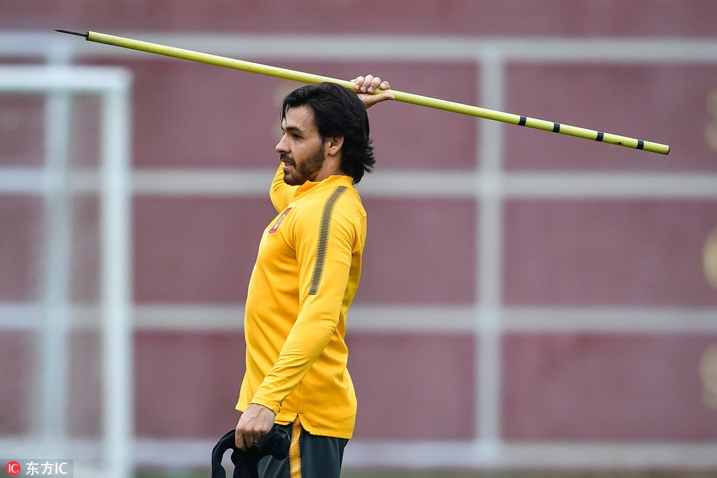 图集:恒大备战枪诹,高拉特训练场上"投标枪"