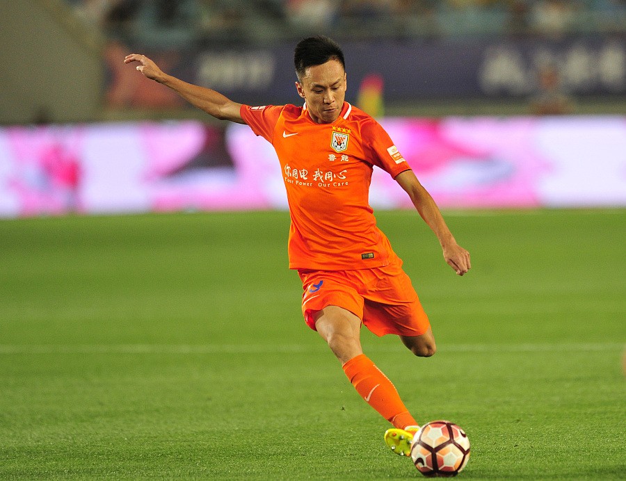 张弛:李指导更注重团队精神 — 山东鲁能泰山|张弛|李霄鹏|懂球帝