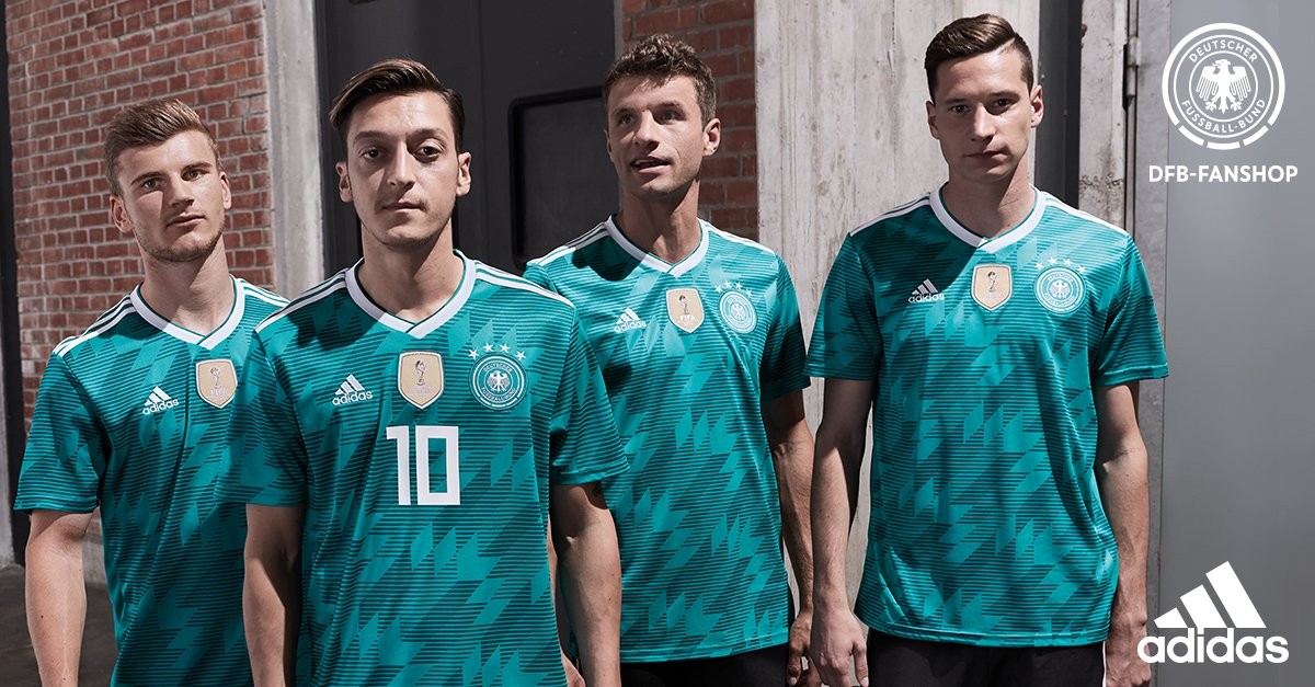 墨绿色,德国队发布客场球衣
