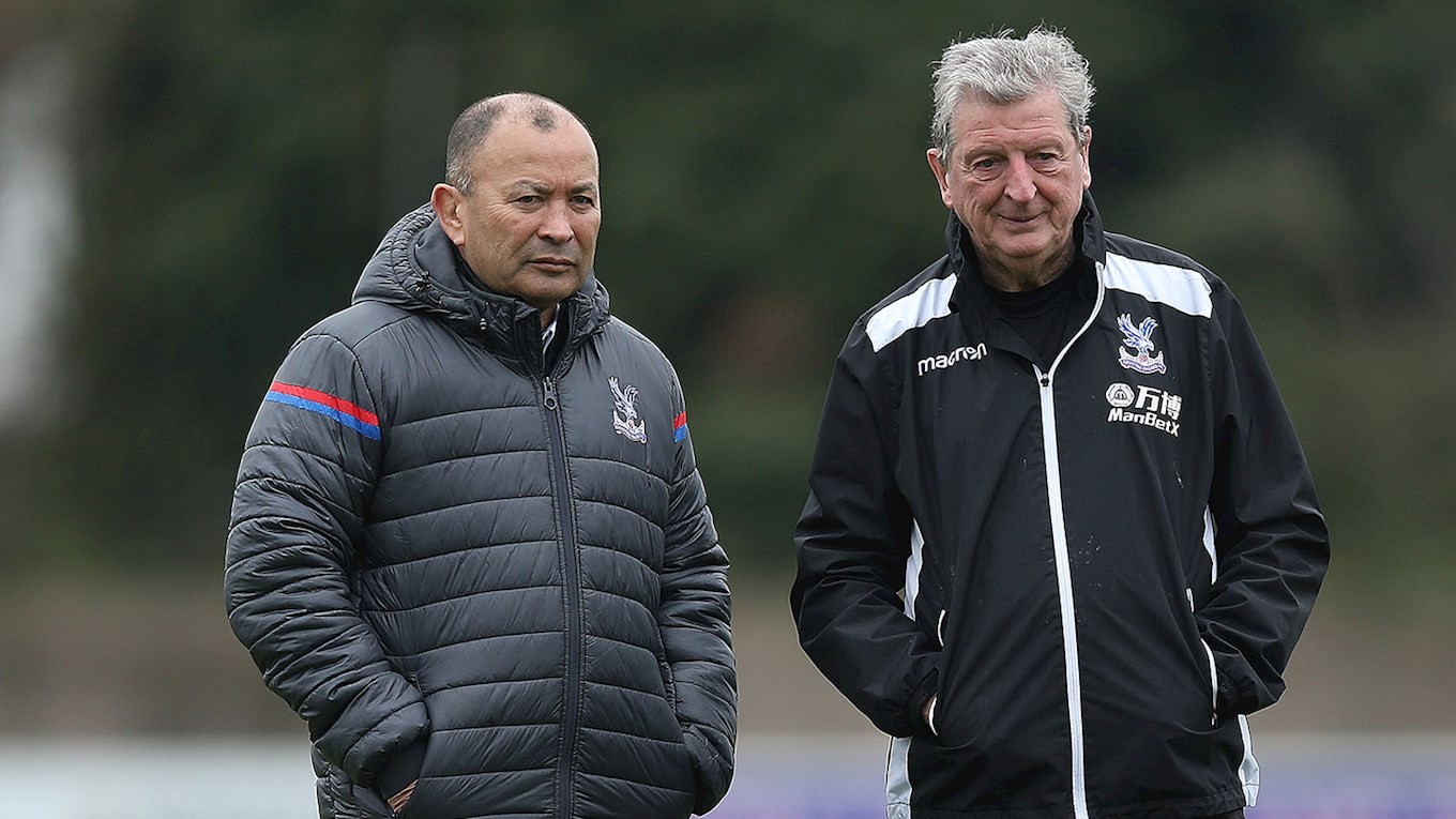 日前,英格兰橄榄球队主教练埃迪-琼斯来到我鹰