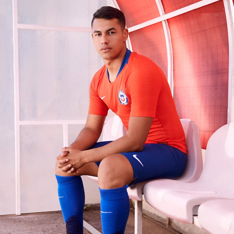 南美红魔!智利国家队2018赛季主客场球衣发布