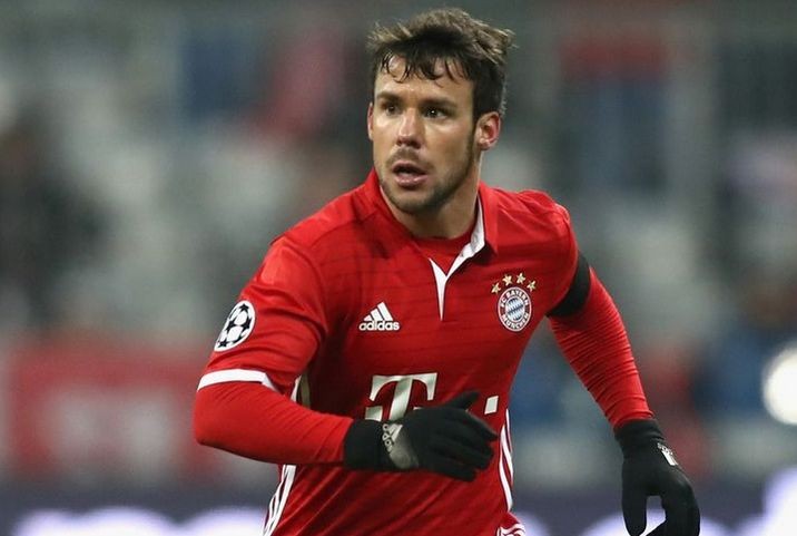 万博体育04月06日:尤文有意今夏求购拜仁左后