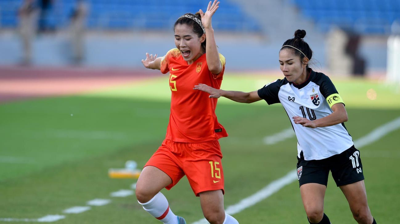 中国国家队全新主场球衣亮相女足亚洲杯