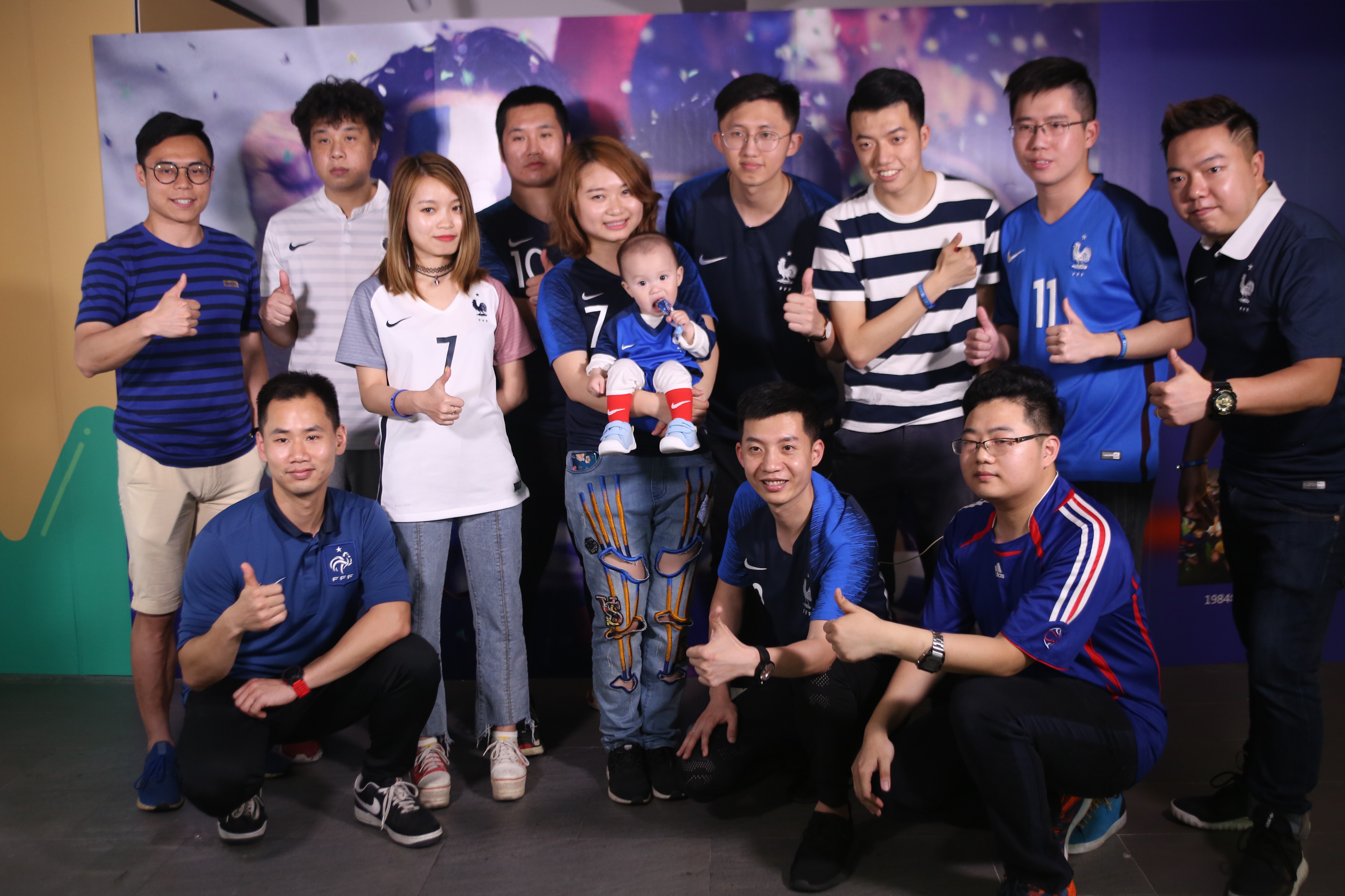 齐达内在国家队穿过几号球衣,你知道吗?