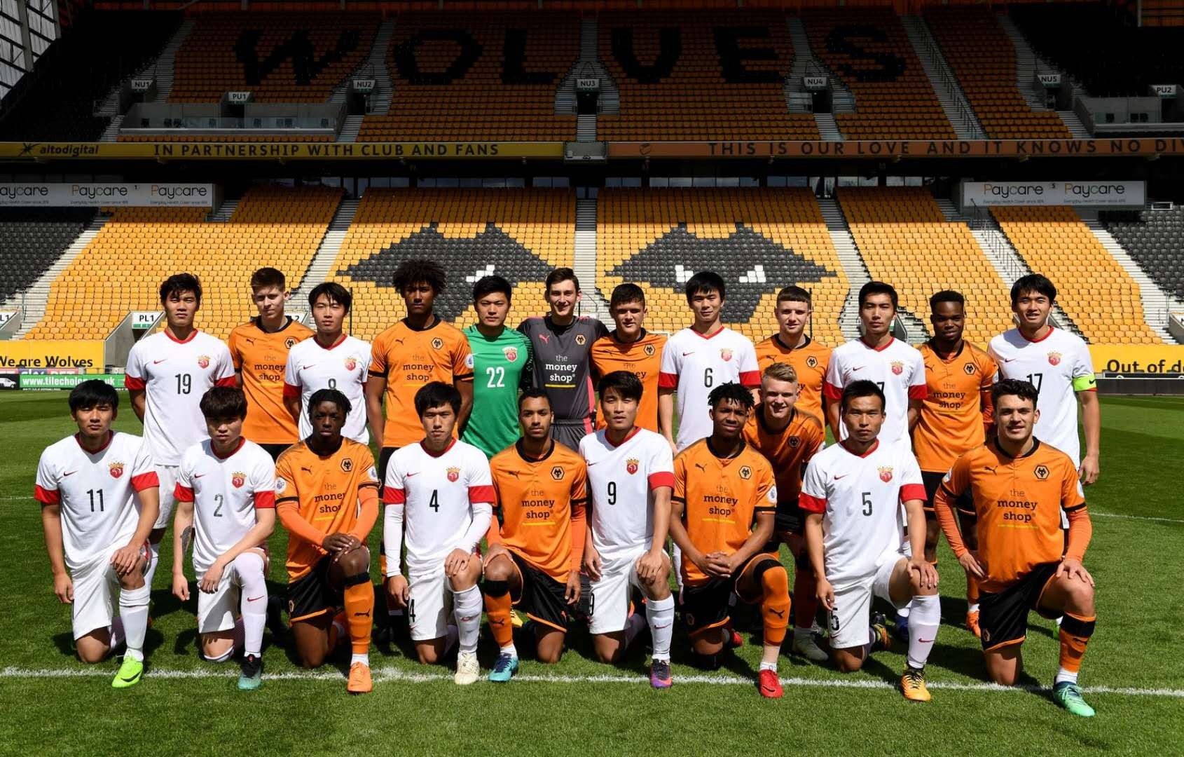 "期望在不久的将来我们狼队阵容中能出现中国球员的身影!