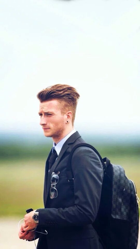 壁纸秀:罗伊斯,29岁生日快乐!